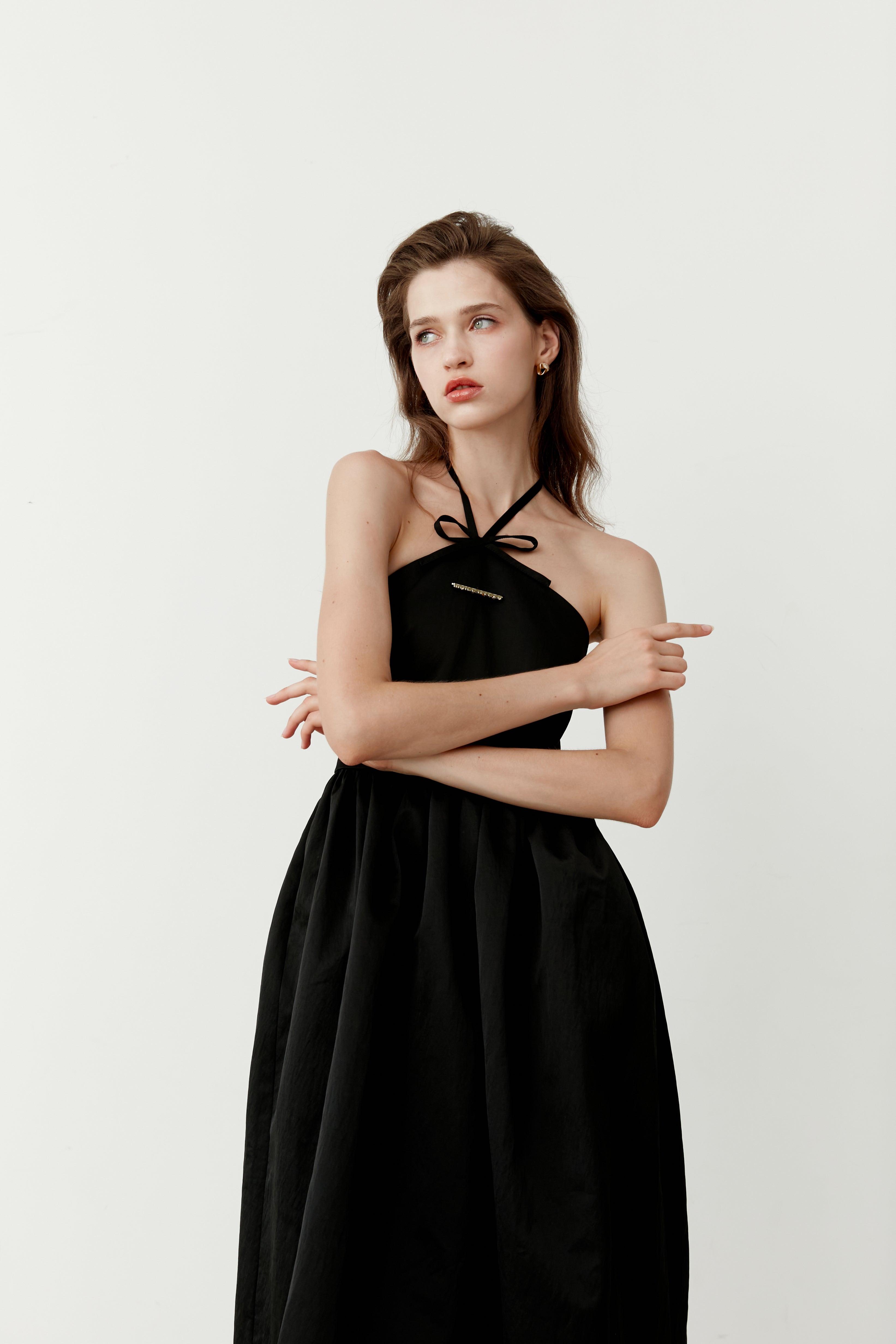 1ER AOT WHITE MARSH Black Gold Halter Neck Dress 1ER AOT WHITE MARSH Black Gold Halter Neck Dress